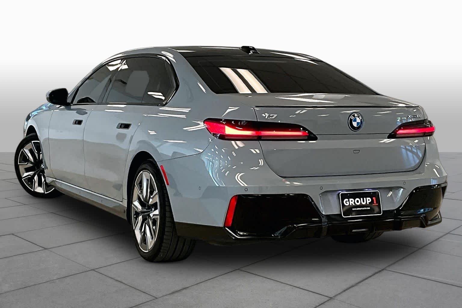 Used 2024 Brooklyn Grey Metallic BMW xDrive60 image 11