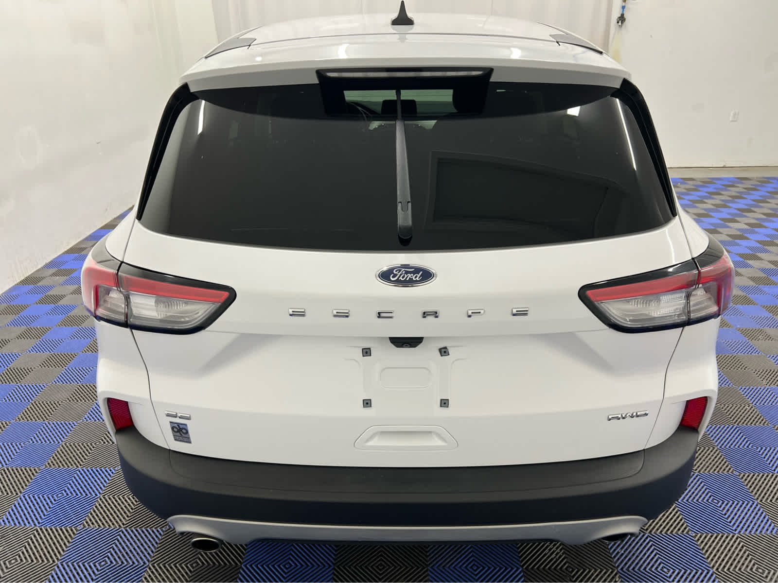 Used 2021 Oxford White Ford SE image 6