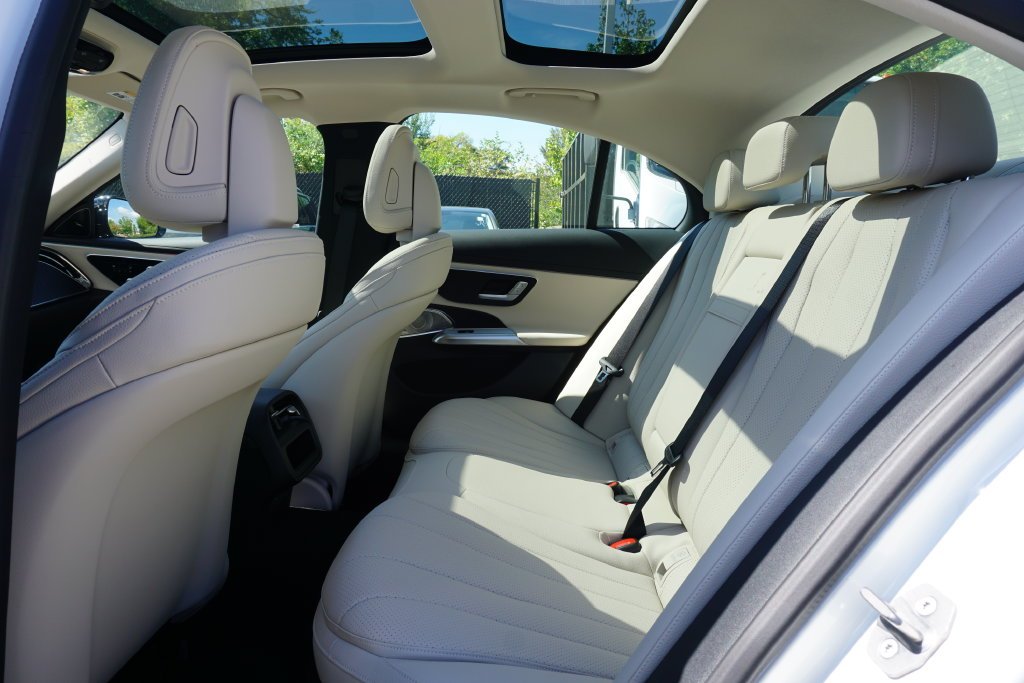Used 2027 Polar White Mercedes-Benz E 350 image 23