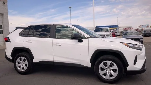 Used 2025 White Toyota LE image 3