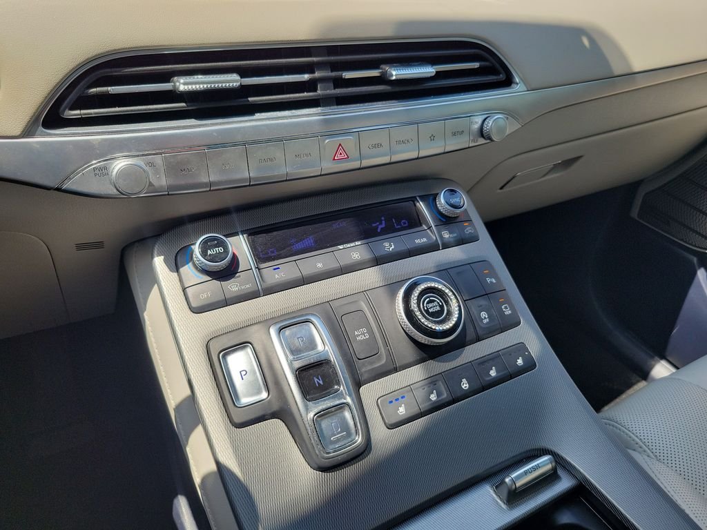 Used 2022 White Hyundai Limited image 25