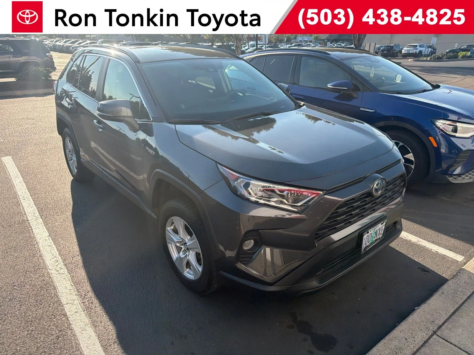 Used 2020 Gray Toyota XLE image 1