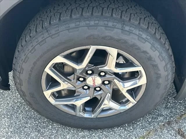 2026 GMC Sierra 1500 SLT - Photo 18