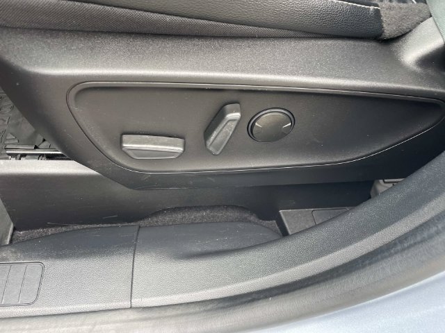 Used 2022 Blue Ford SEL image 25