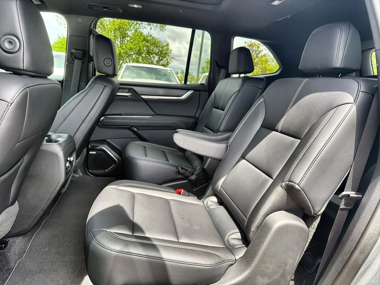 New 2026 Sterling Metallic GMC Elevation image 20