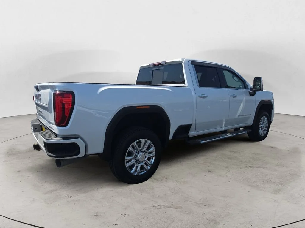 Certified Used 2022 White Frost Tricoat GMC Denali image 6