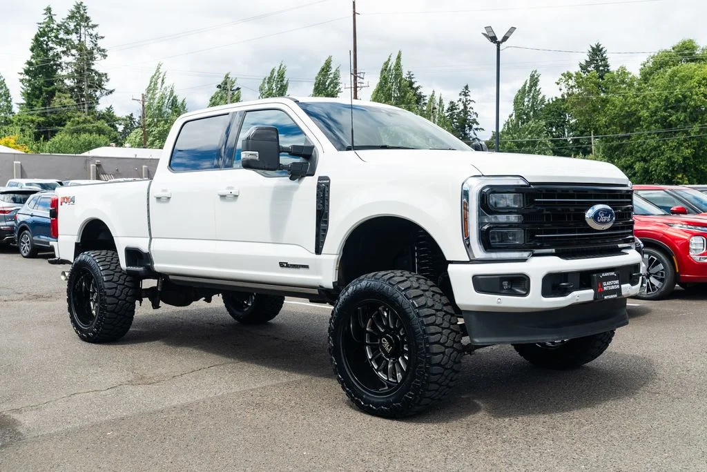 Used 2025 White Ford Platinum image 1
