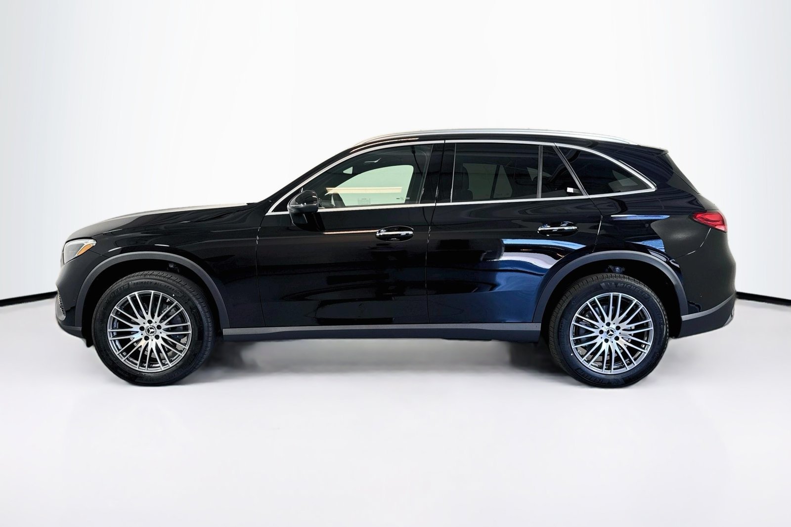New 2026 Black Mercedes-Benz GLC 300 image 8