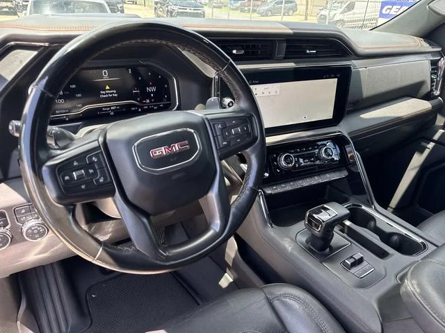Used 2024 White GMC AT4 image 31