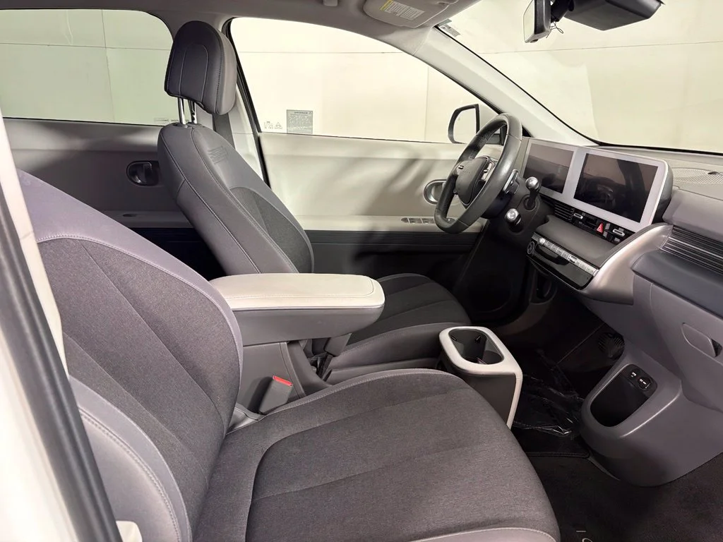 Used 2024 White Hyundai SEL image 14