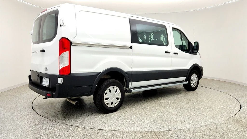 Used 2025 Oxford White Ford T-250 130"" Low Rf 9070 GVWR RWD image 5
