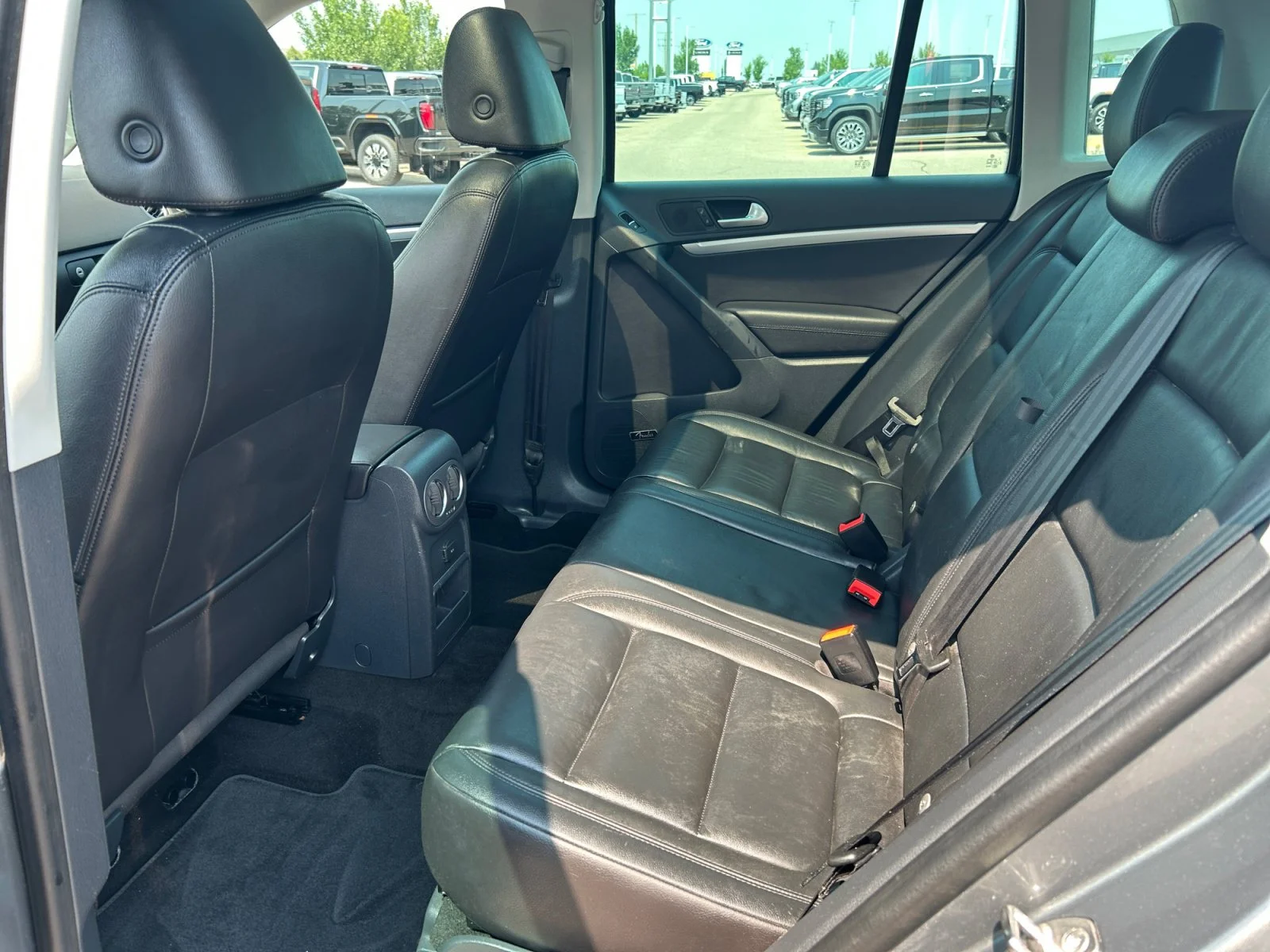 Used 2017 Silver Volkswagen Highline image 18