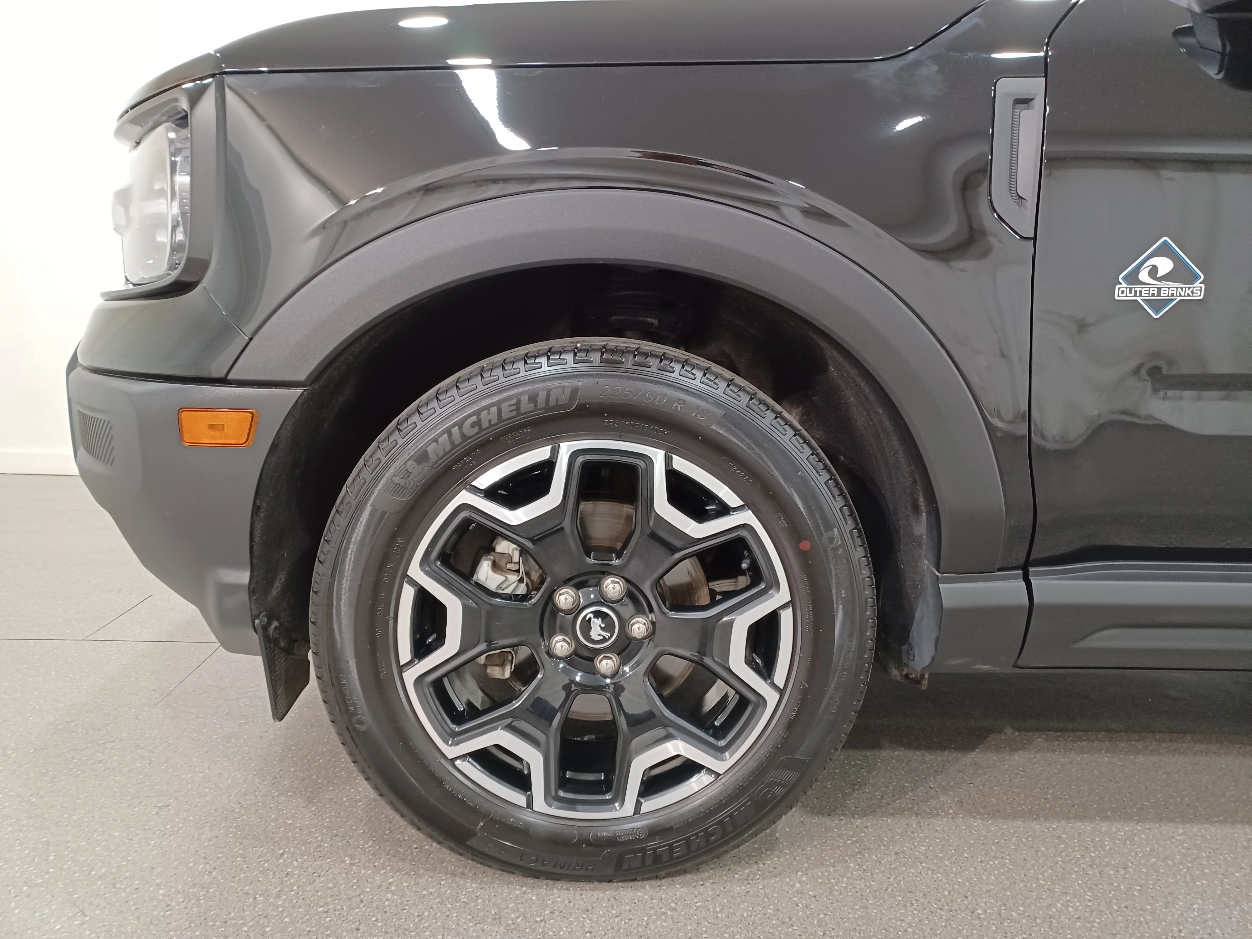 Certified Used 2025 Shadow Black Ford Outer Banks 4x4*Adaptive Cruise | Remote Start | Htd Leather | Htd Wheel | Lane Keep Assist image 18