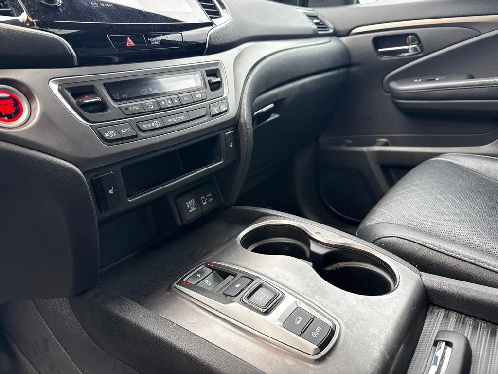 Used 2019 Lunar Silver Metallic Honda EX-L image 16