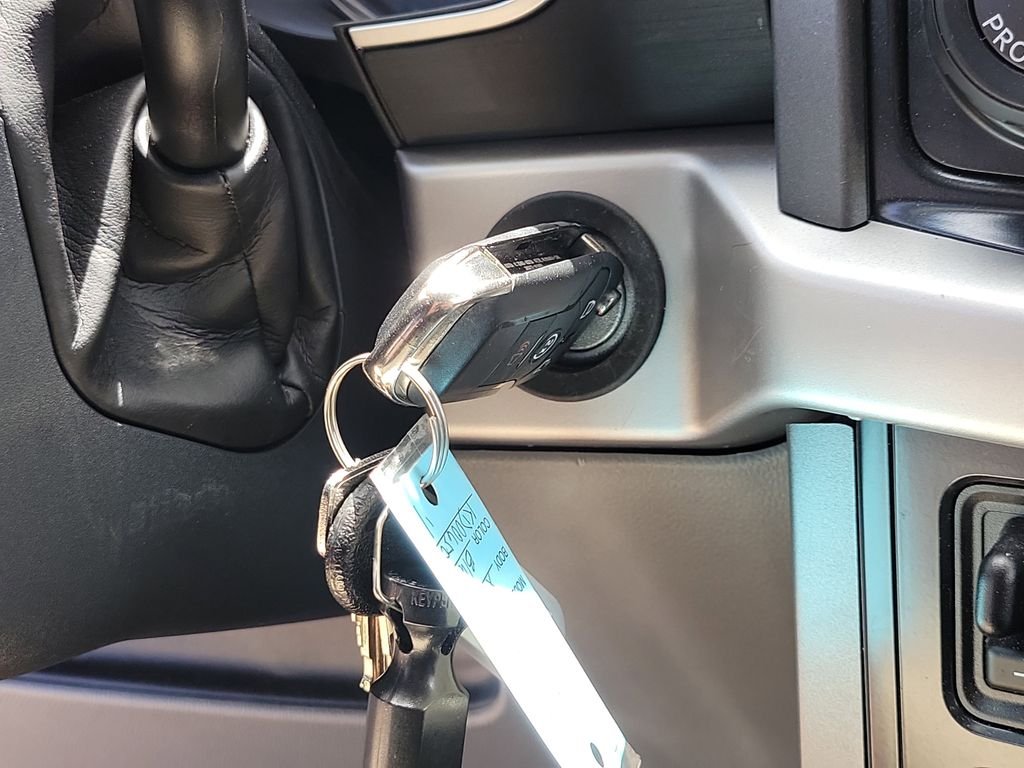 Used 2022 Blue Ford XLT image 29