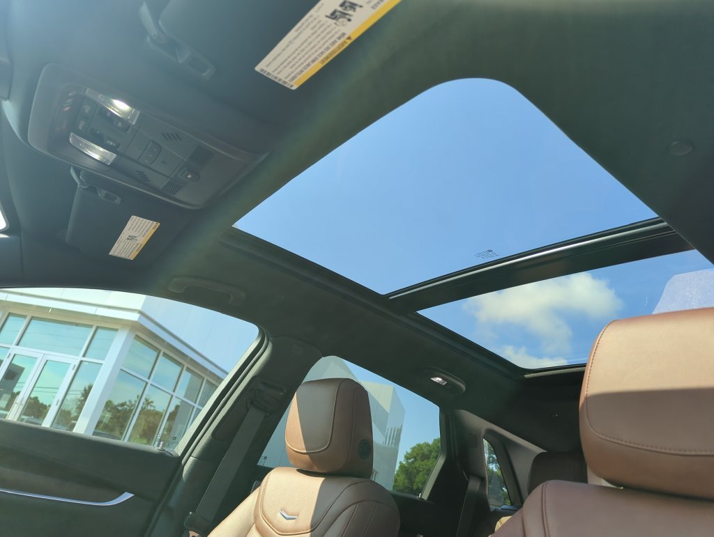 New 2026 Crystal White Tricoat Cadillac Premium Luxury image 29