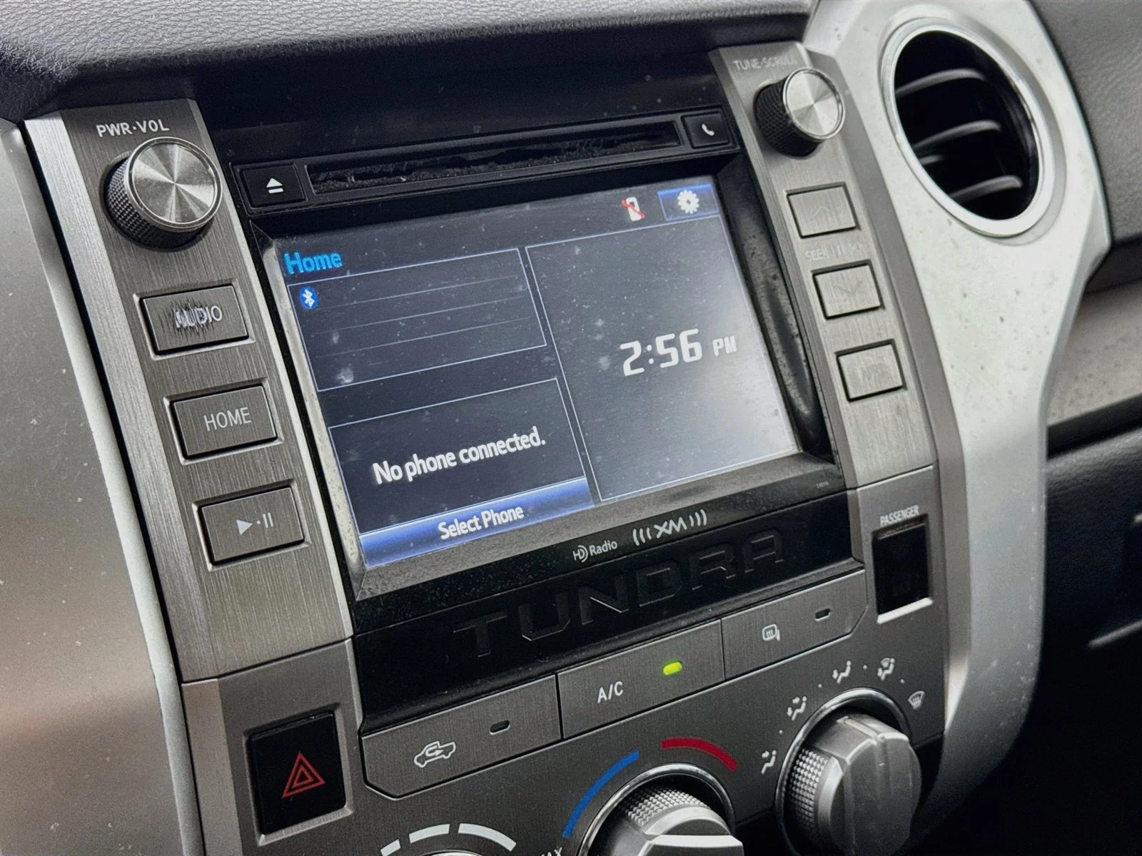 Used 2016 White Toyota SR5 image 14