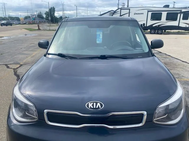 Used 2016 Blue Kia Plus image 3