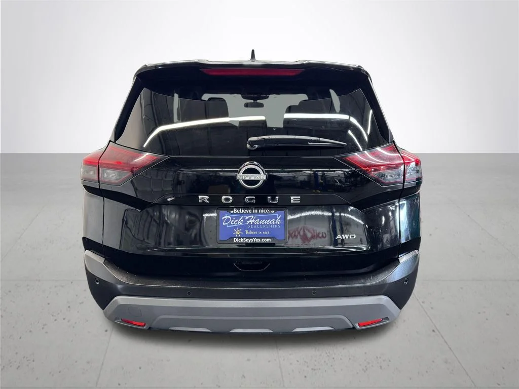 Used 2023 Black Nissan S image 5