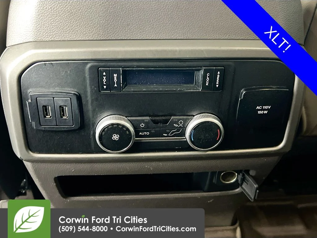 Used 2020 Oxford White Ford XLT image 30
