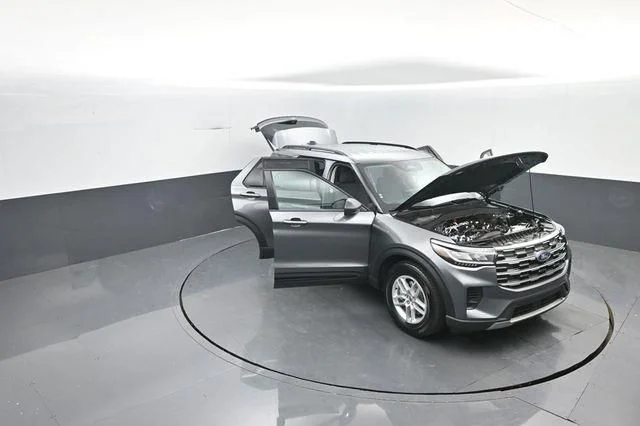 New 2026 Carbonized Gray Metallic Ford Active image 36
