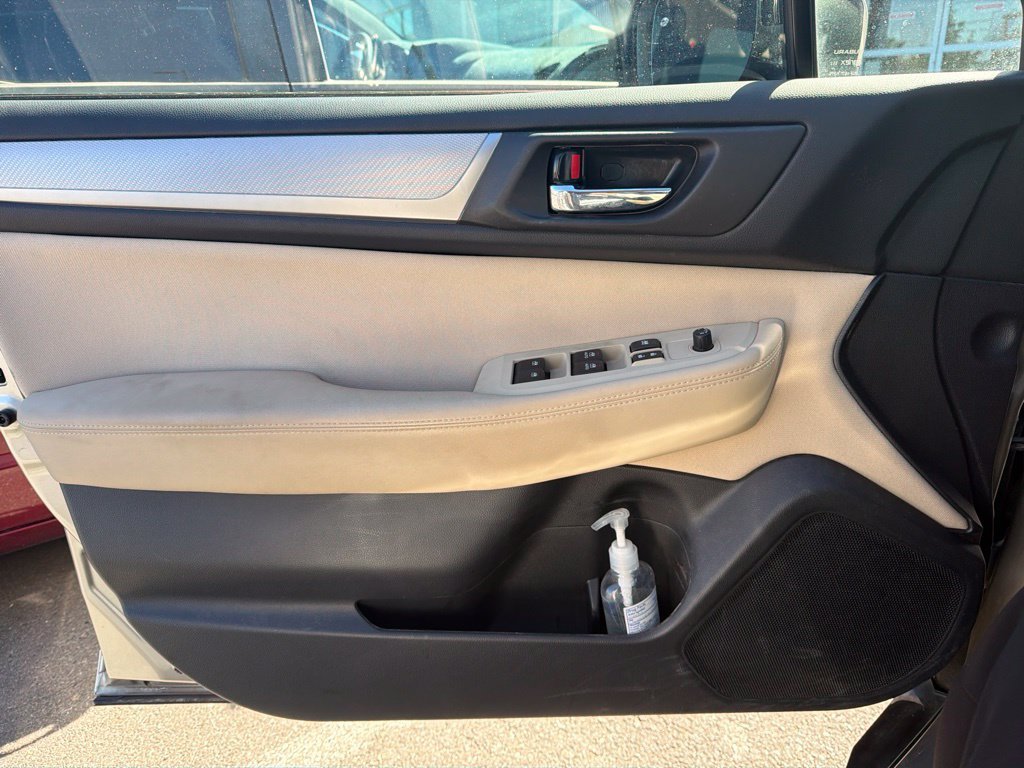 Used 2018 Gray Subaru 2.5i Premium image 15