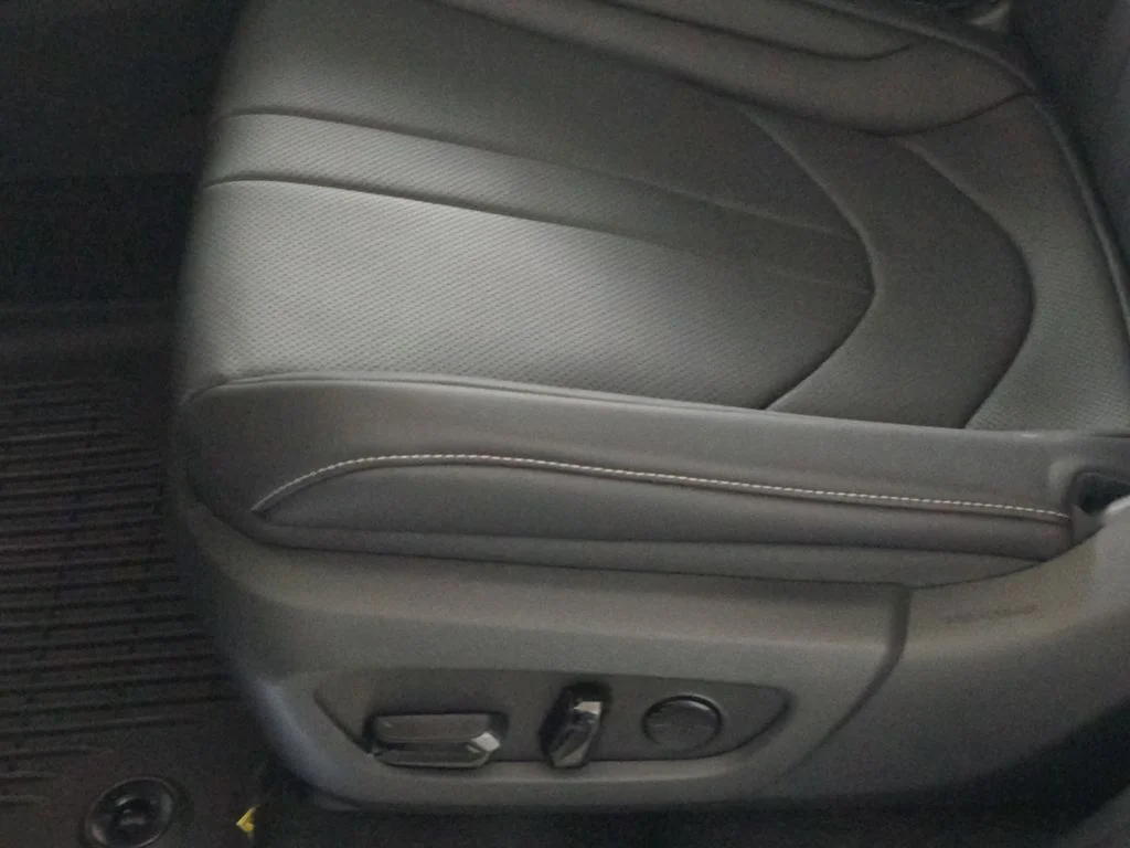 New 2026 Ultra White Lexus 350 F SPORT Handling image 27