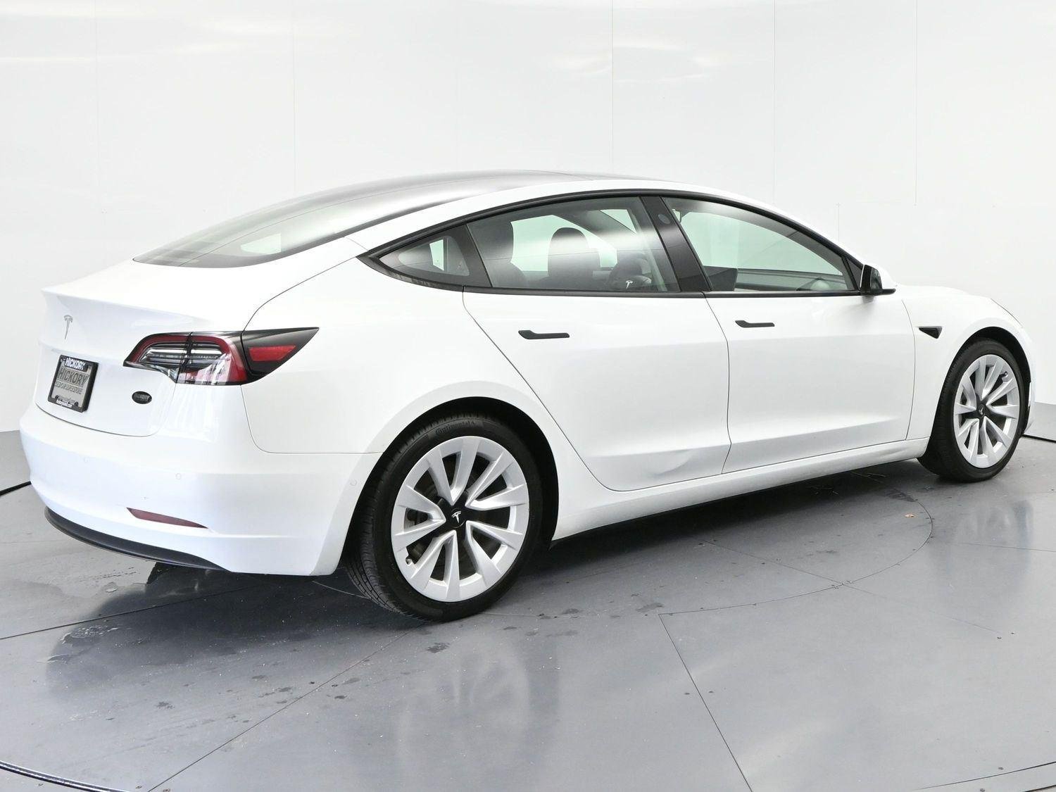 Used 2022 Pearl White Multi-Coat Tesla Base image 7