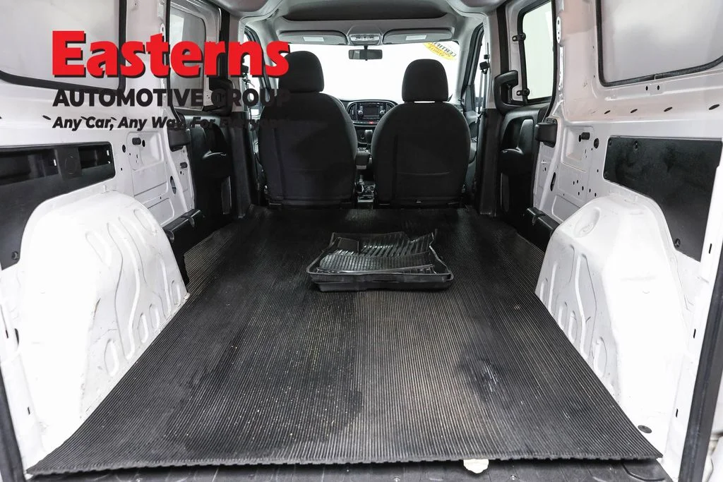 Used 2022 White Ram Base image 9