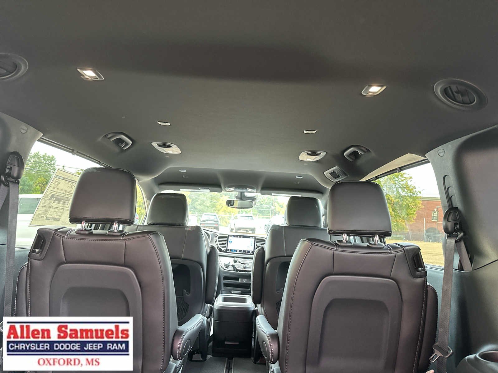 2026 Chrysler Pacifica Select - Photo 35