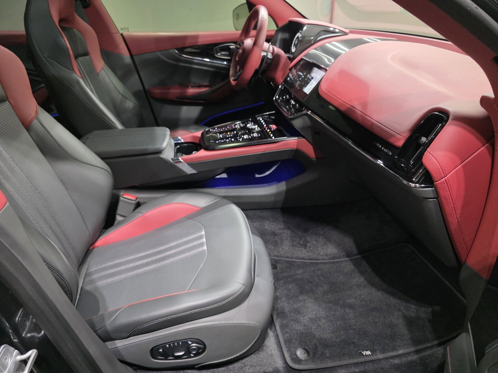 Used 2025 Xenon Grey Aston Martin 707 image 23