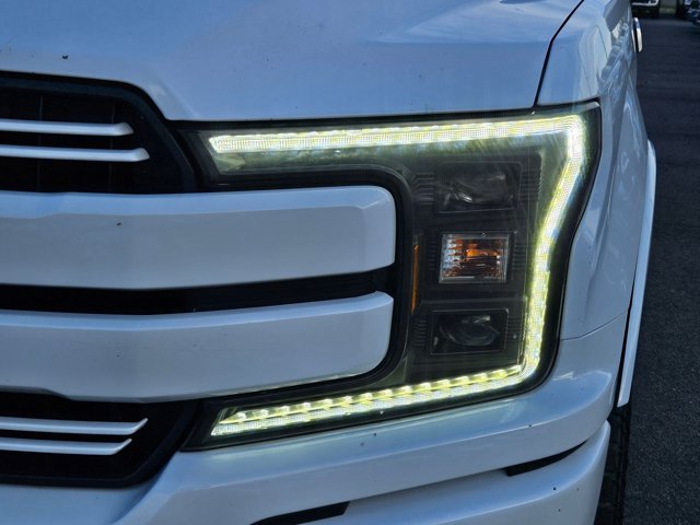 Certified Used 2018 Oxford White Ford LARIAT image 44