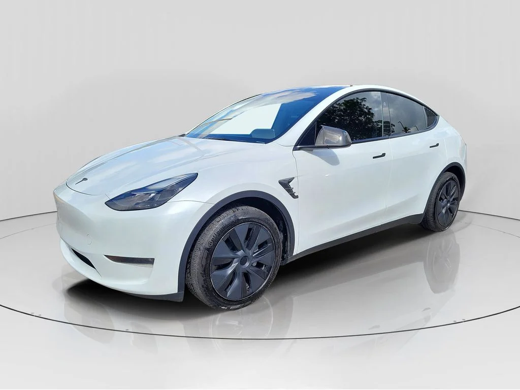 Used 2024 White Tesla Long Range image 3