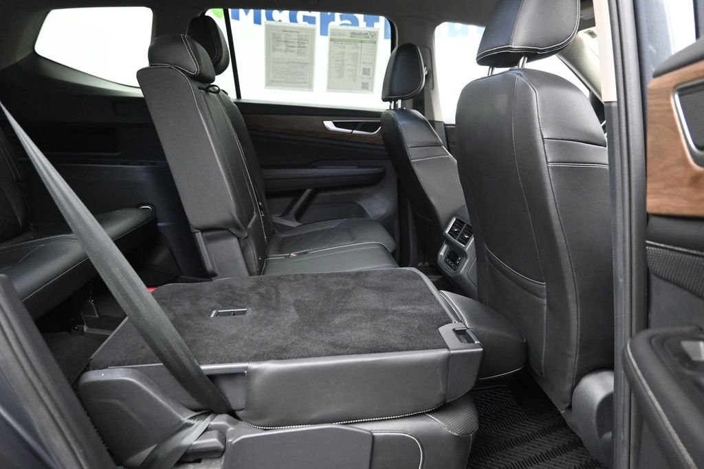 Used 2024 Gray Volkswagen 2.0T SE image 10