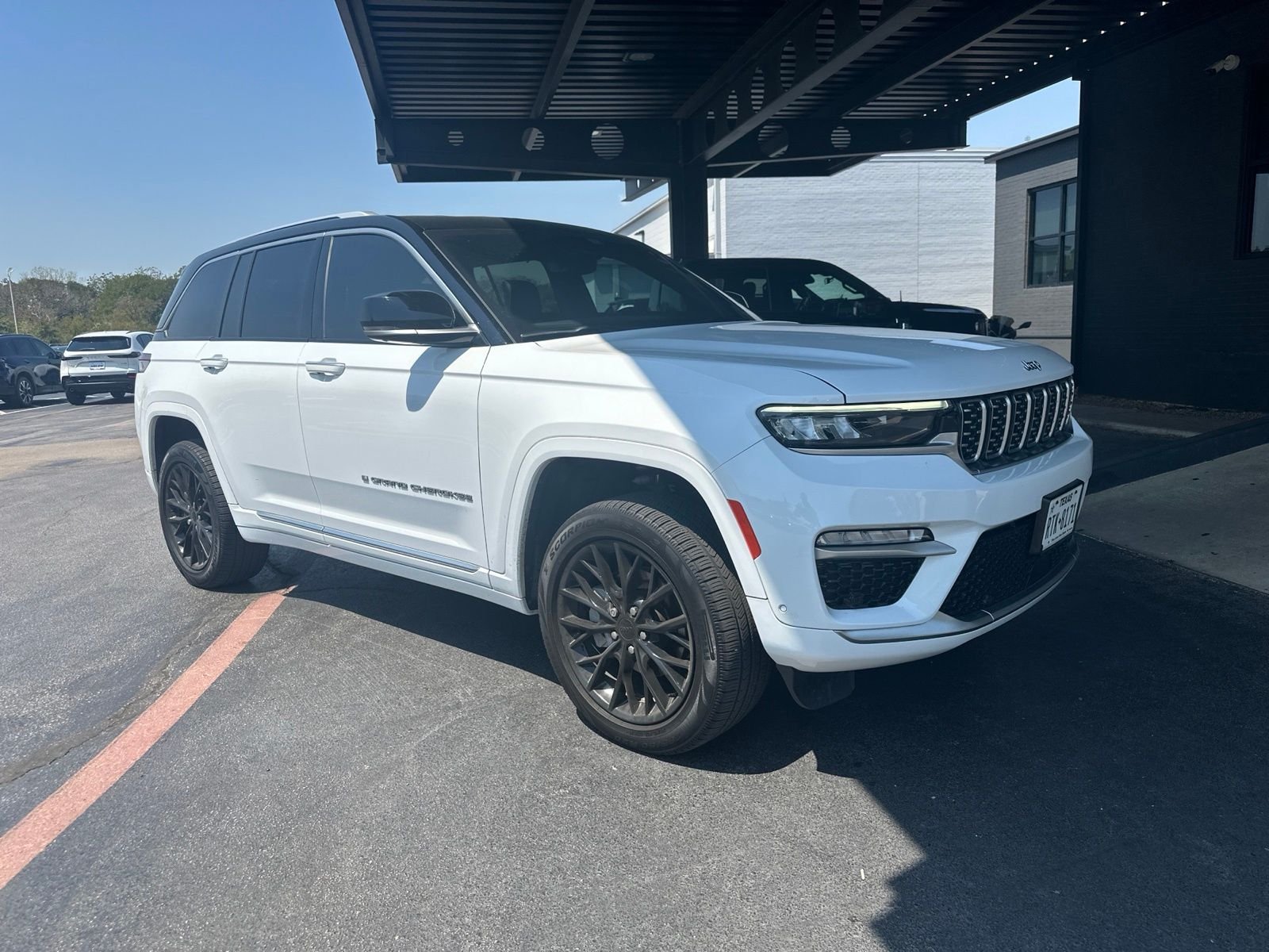 Used 2022 Bright White Clearcoat Jeep Summit image 2