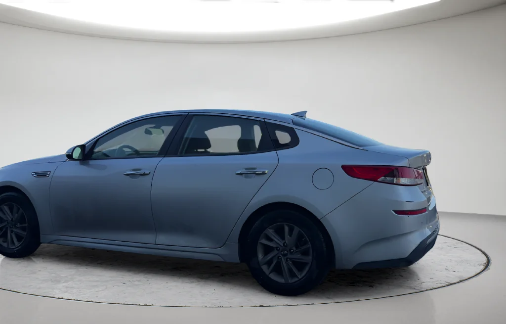 Used 2020 Silver Kia LX image 11