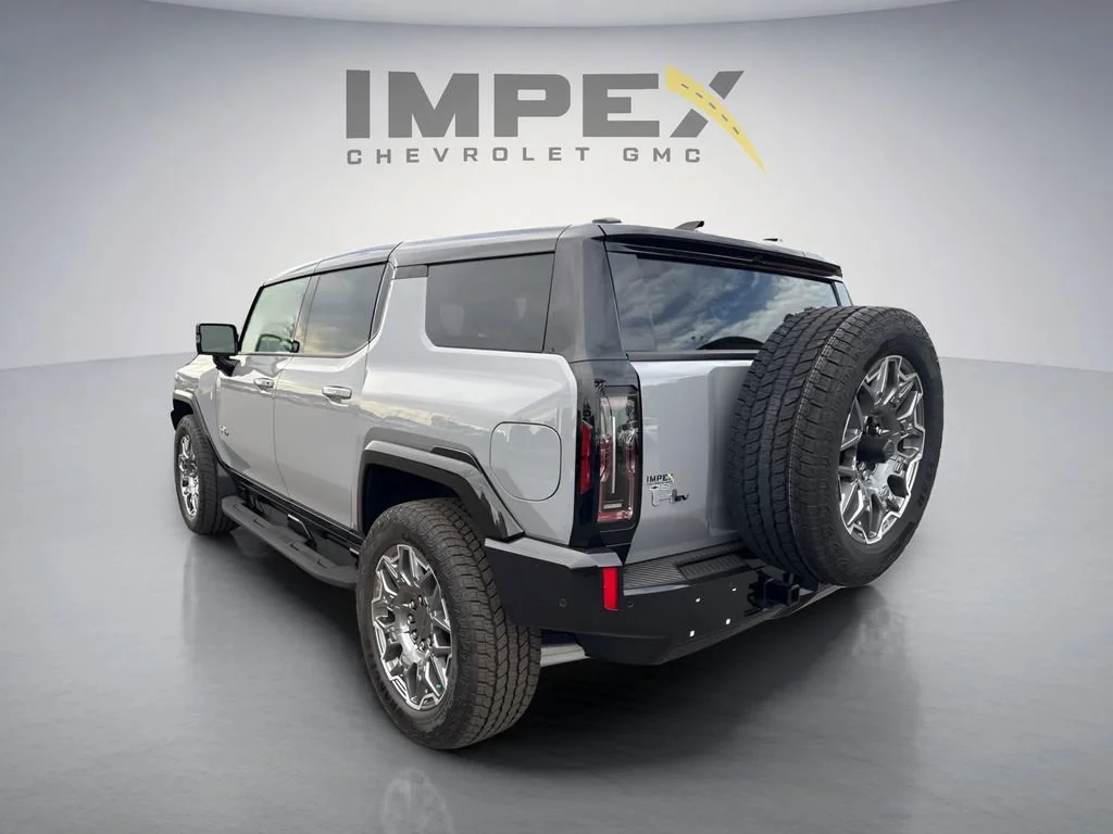 Used 2025 Meteorite Metallic (Grey) GMC 3X image 3