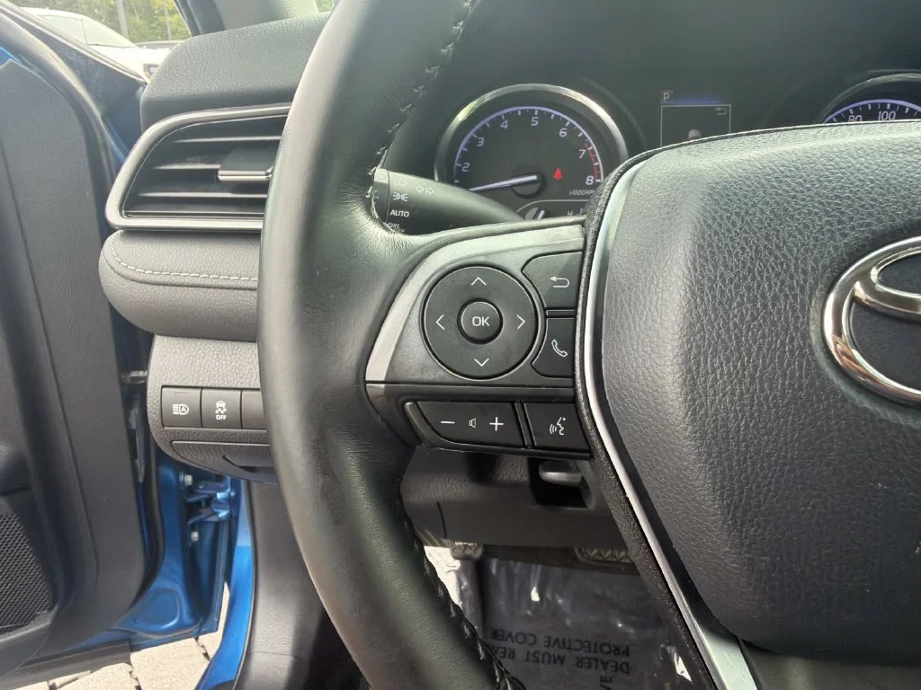 Used 2019 Blue Toyota SE image 17