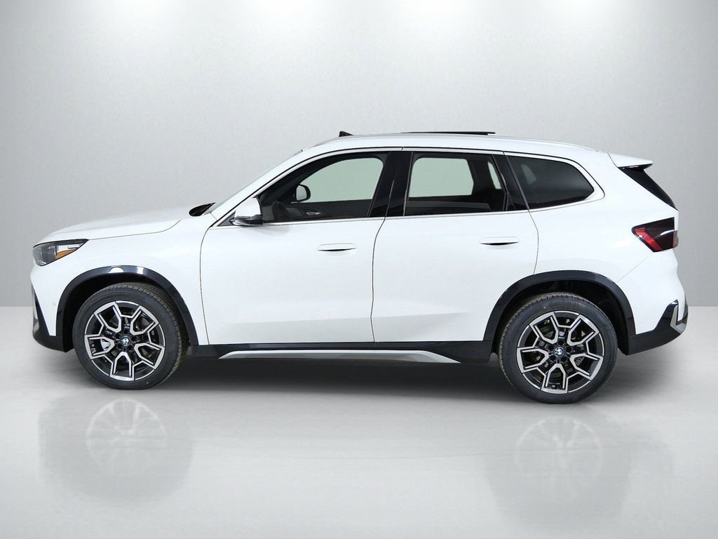 New 2026 Mineral White Metallic BMW xDrive28i image 15