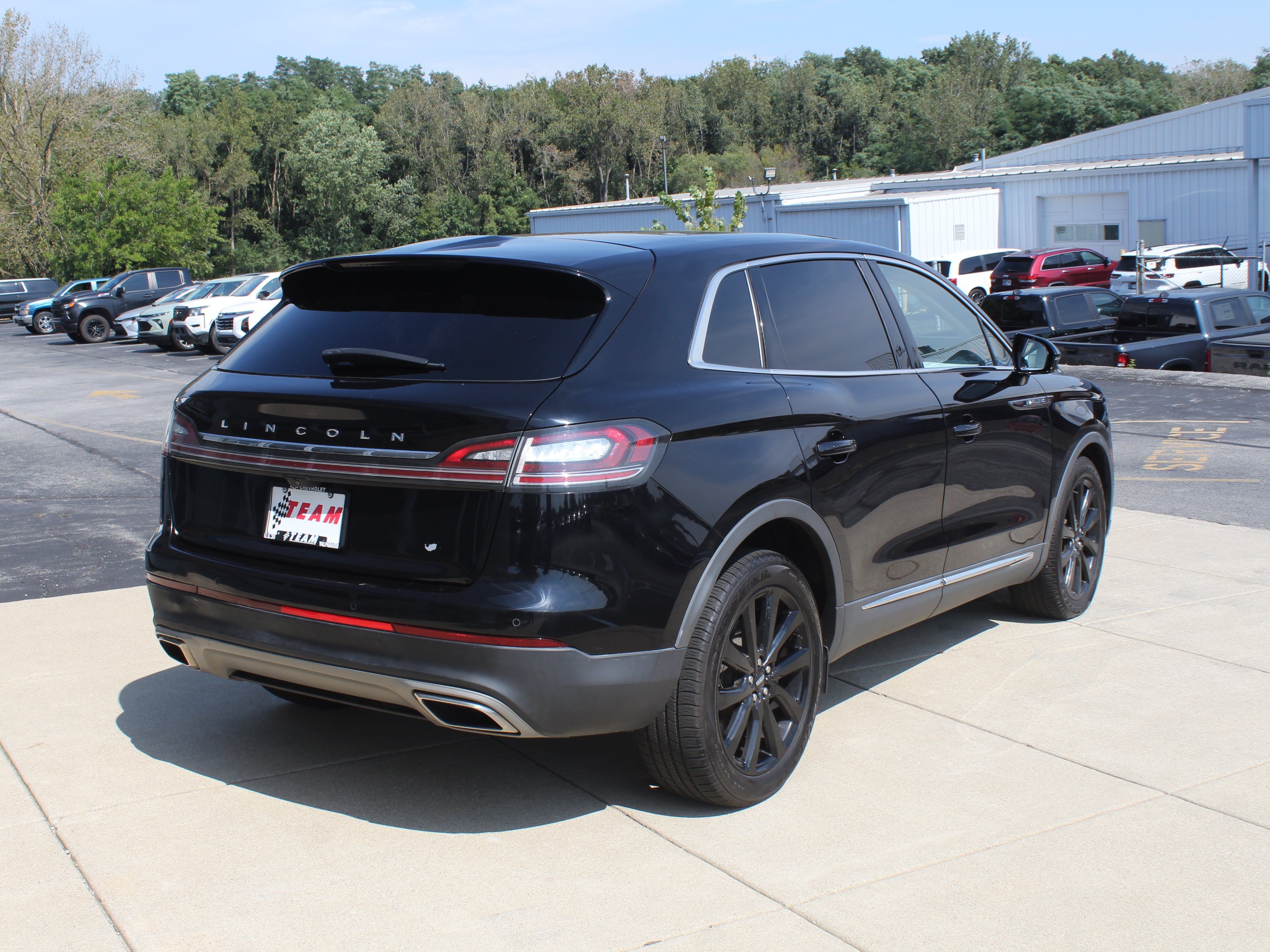 Used 2022 Black Lincoln Reserve image 6
