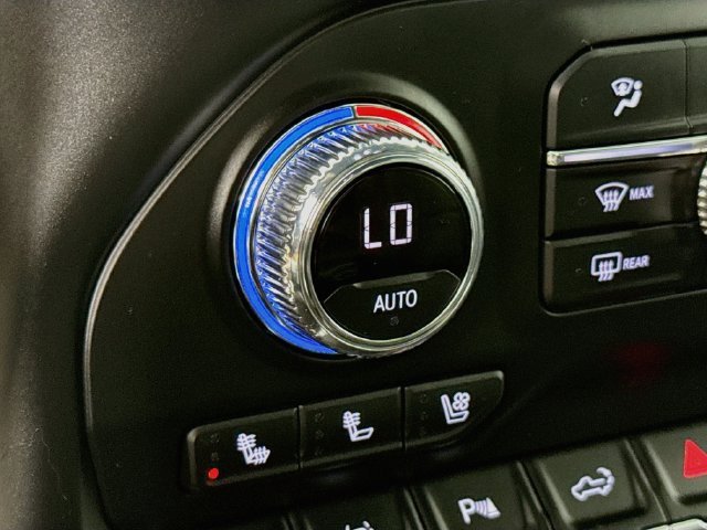 Used 2022 WHITE FROST TRICOAT GMC Denali image 24