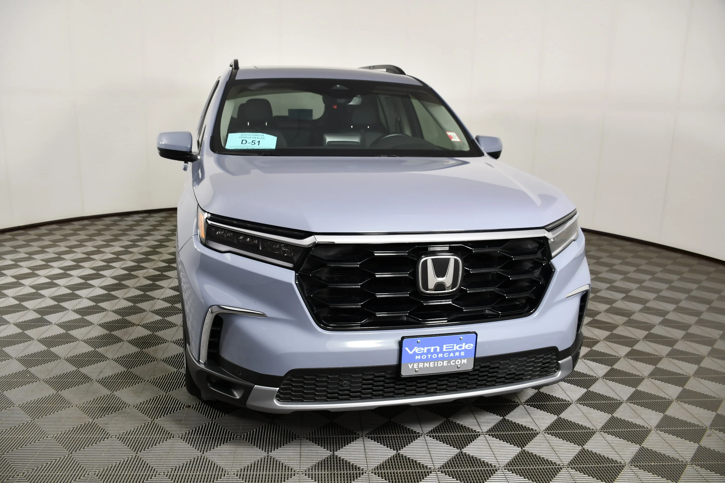 Certified Used 2025 Sonic Gray Pearl Honda Touring image 3