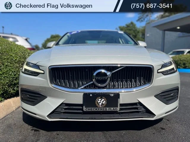 Used 2020 Birch Light Metallic Volvo T5 Momentum image 12