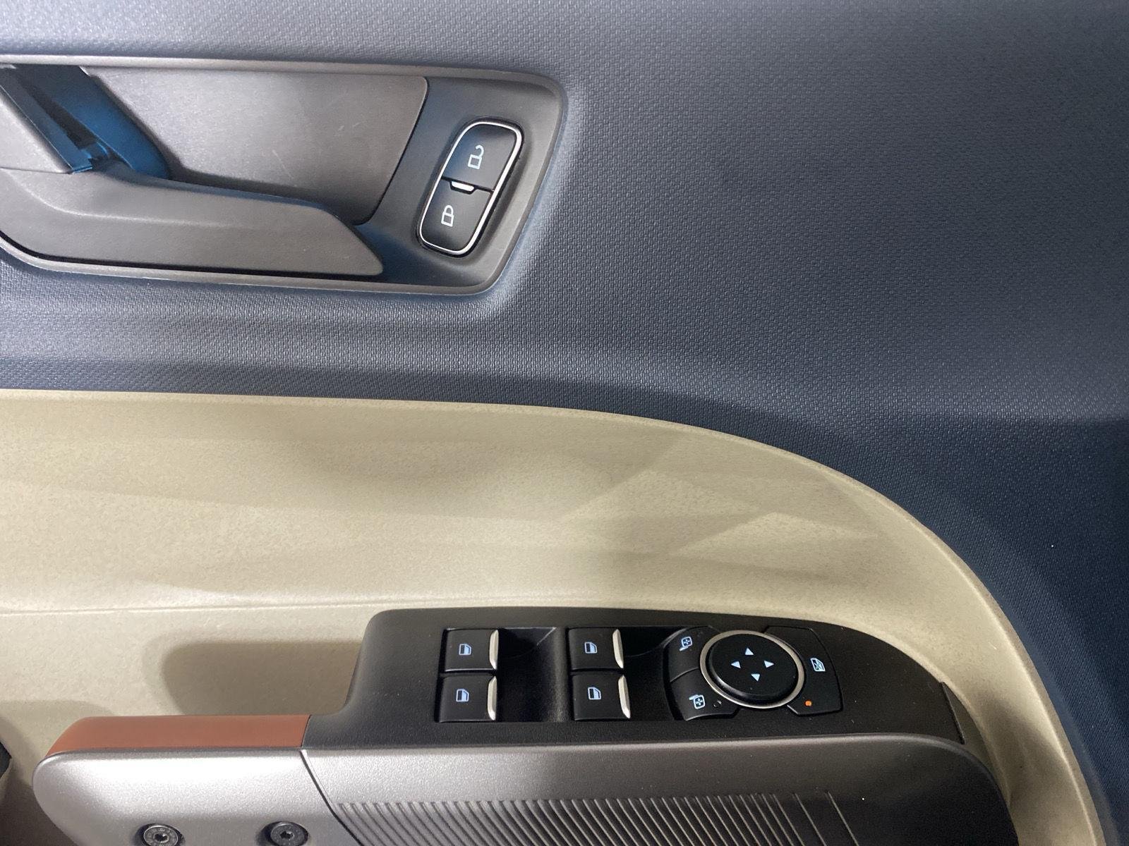 Used 2025 Carbonized Gray Metallic Ford  image 22