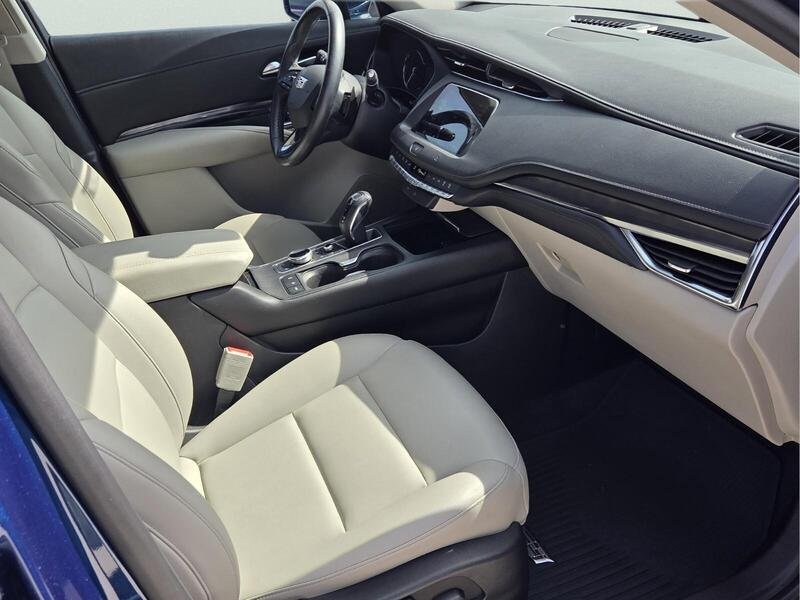 Used 2019 Atlantic Metallic CADILLAC FWD 4DR LUXURY image 18