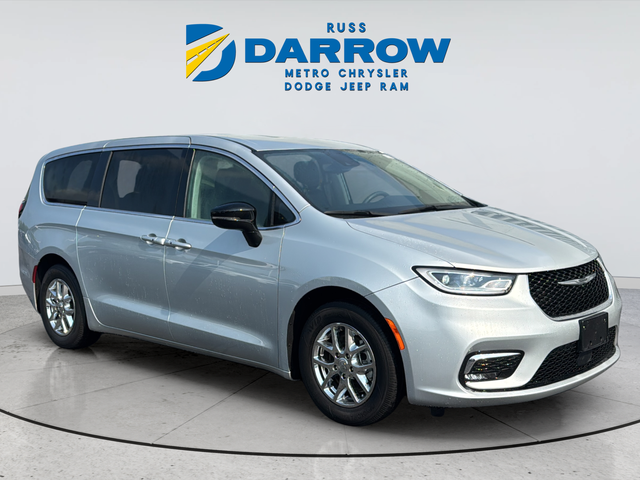 Used 2024 Silver Chrysler Touring L image 7