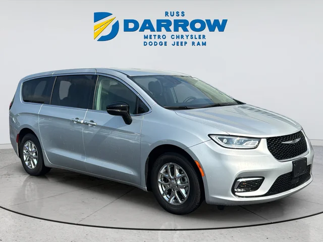 Used 2024 Silver Chrysler Touring L image 7