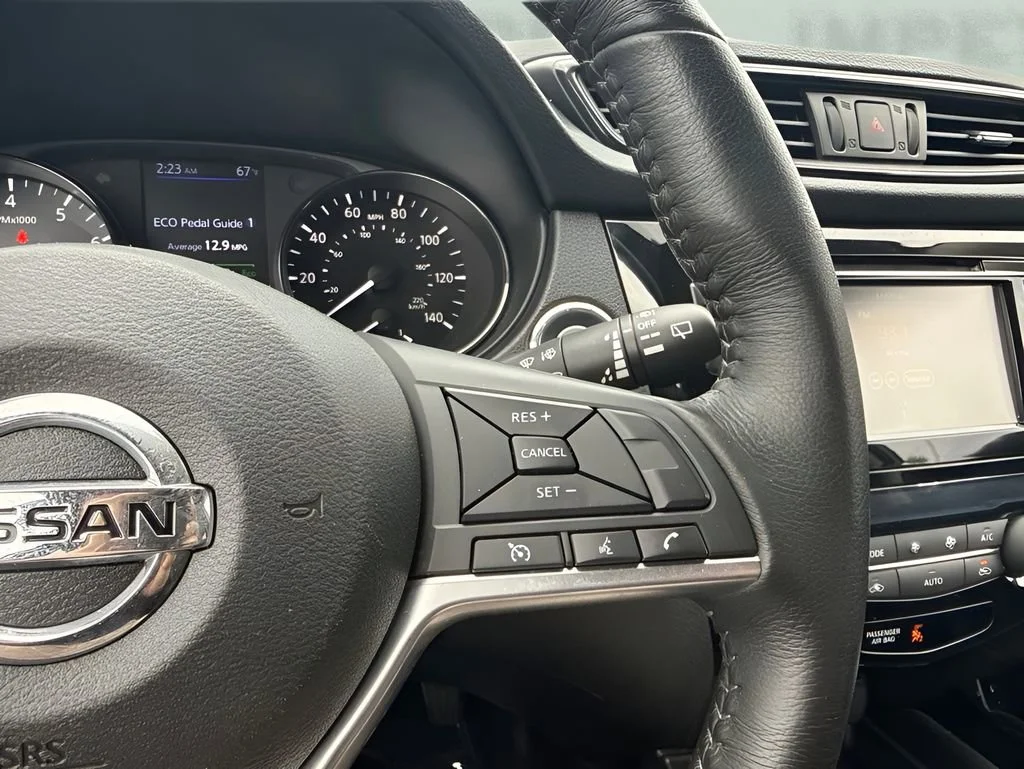 Used 2018  Nissan SV image 16
