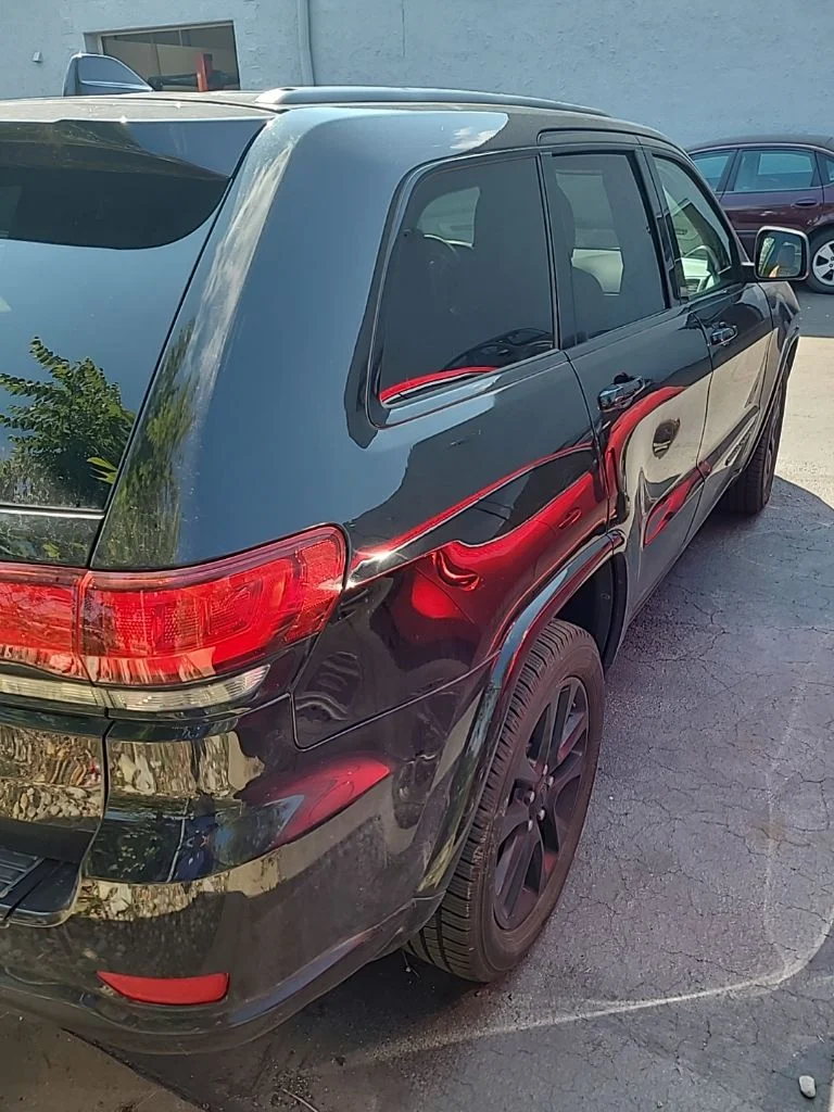 Used 2017 Black Jeep Altitude image 3