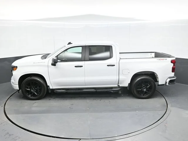 Used 2024 White Chevrolet Custom image 12